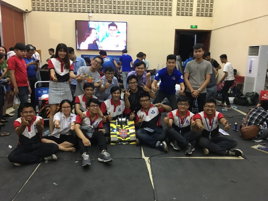 A group of people posing for a photo

AI-generated content may be incorrect.