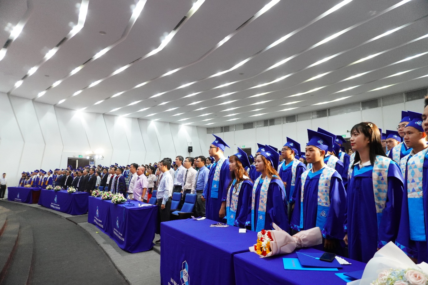 E:\VICE-DEAN\HỌC KỲ 2 2024-2025\Lễ tốt nghiệp t4-2025\12.JPG