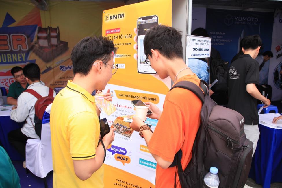 E:\Working\HK 242\Job fair 2025\15.JPG