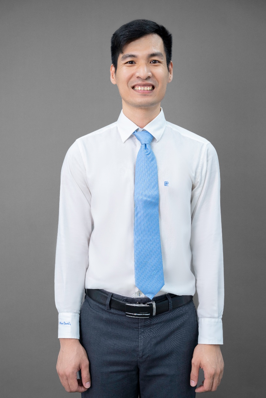 A person wearing a white shirt and blue tie

AI-generated content may be incorrect.
