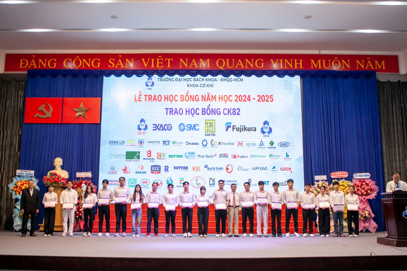 E:\Working\HK 251\Lễ trao học bổng 2025\Post website\16.jpg