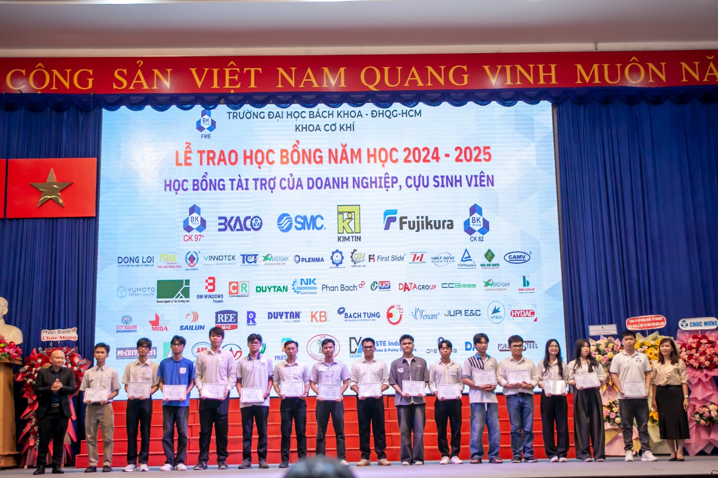 E:\Working\HK 251\Lễ trao học bổng 2025\Post website\24.1.jpg