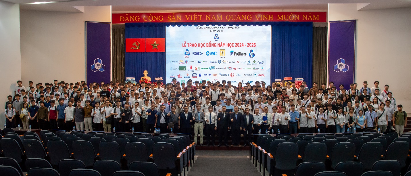 E:\Working\HK 251\Lễ trao học bổng 2025\Post website\29.jpg