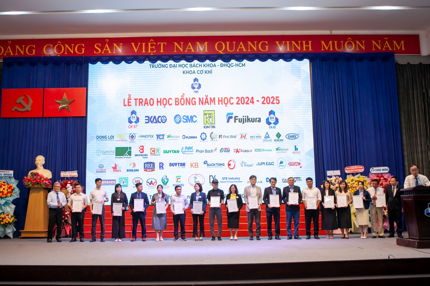 E:\Working\HK 251\Lễ trao học bổng 2025\Post website\10.1.jpg