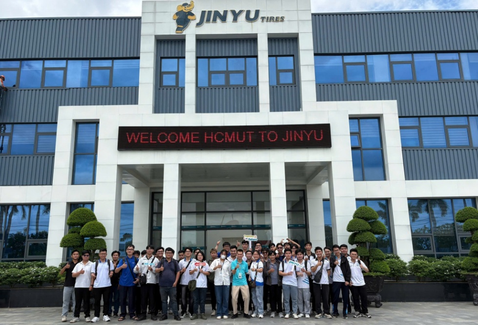 A group of people standing in front of a building

AI-generated content may be incorrect.