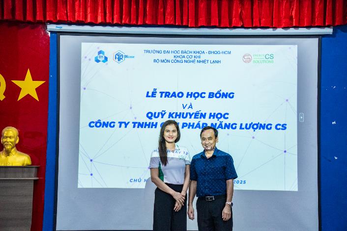 A person and person standing in front of a screen

AI-generated content may be incorrect.