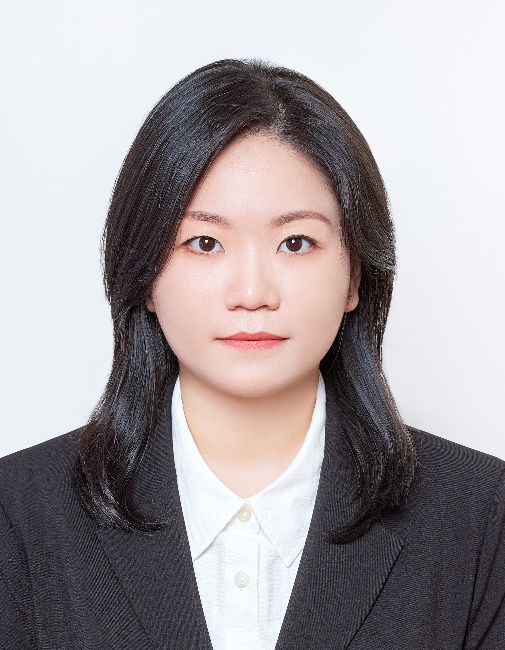 A person in a suit

AI-generated content may be incorrect.