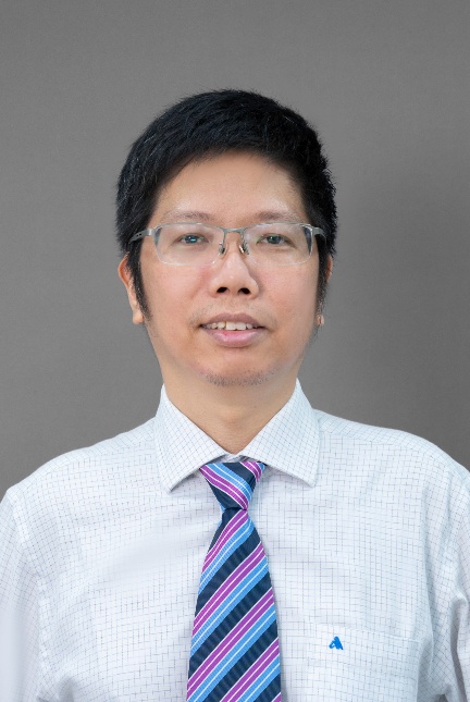 A person wearing glasses and a tie

AI-generated content may be incorrect.