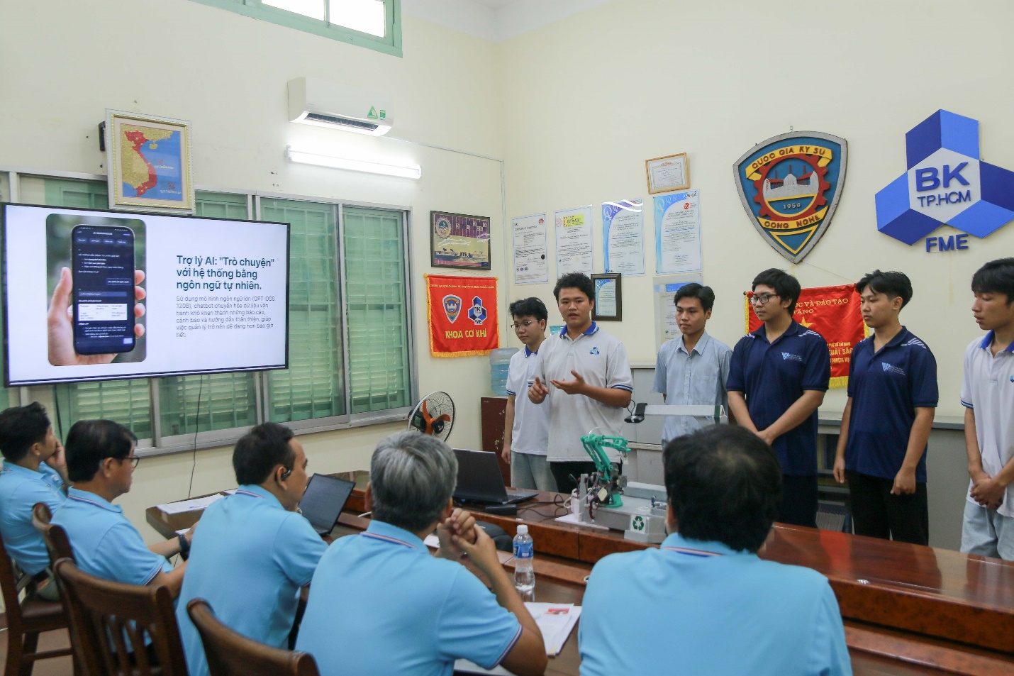 E:\Working\HK 251\ngày hội kt\4.3.jpg